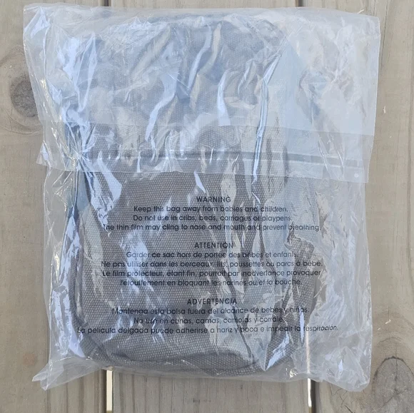 UO Unisex Rothco Classic Canvas Passport Travel Bag in Olive Moss - Picture 9 of 11